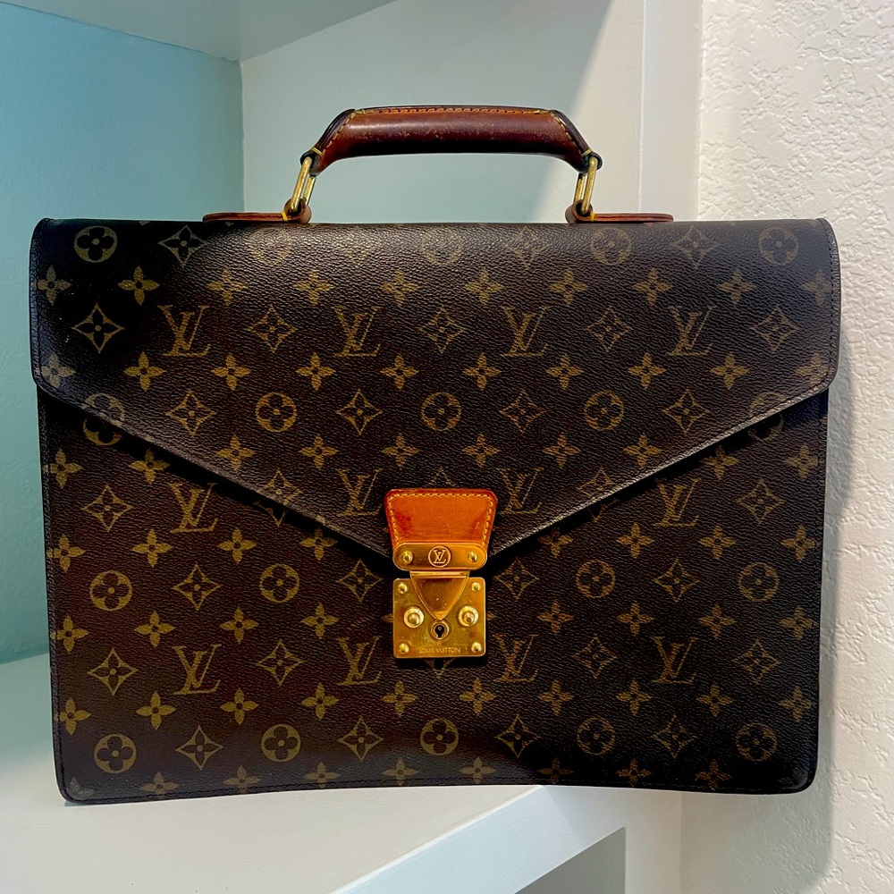 Louis Vuitton Monogram Serviette
Ambassadeur Briefcase